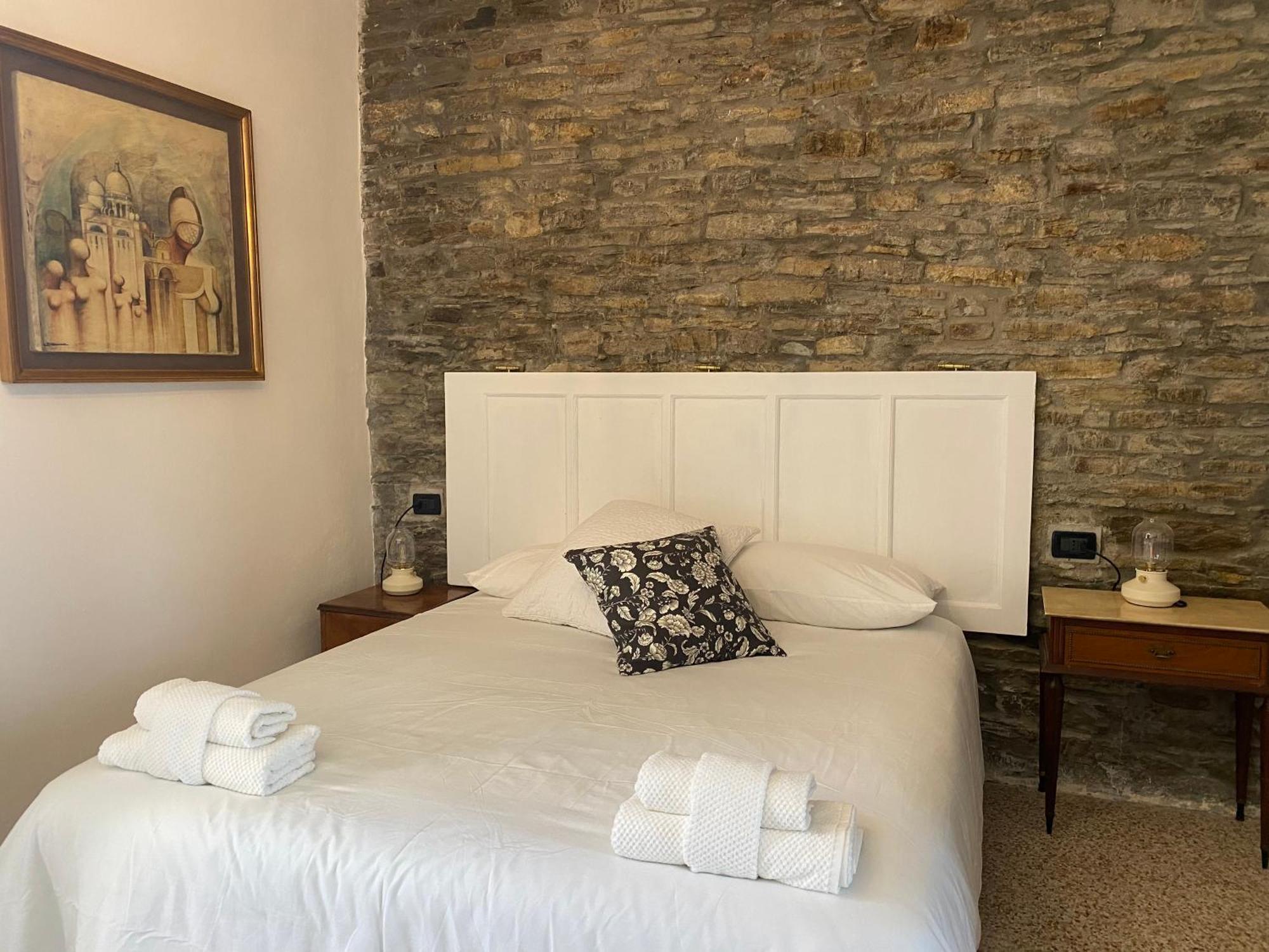 베르세토 La Lupa E L'Orso B&B 외부 사진